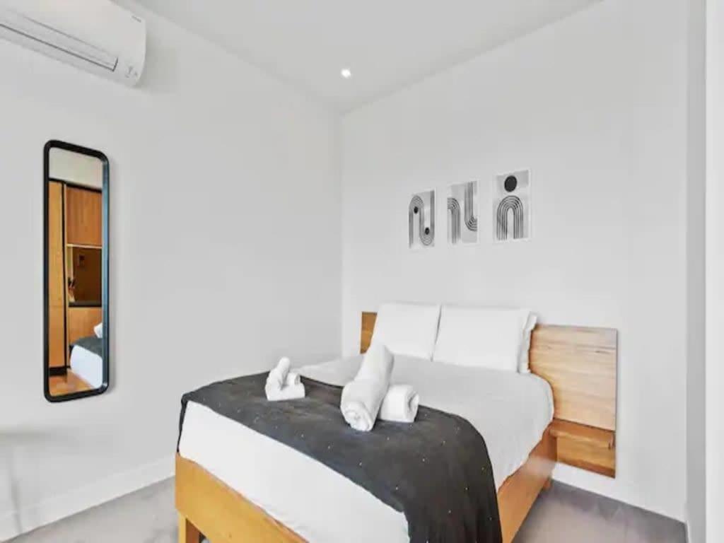 Modern One Bedroom Apartment In Wynyard Quarter Auckland Exterior photo
